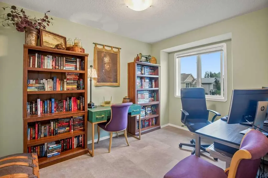 10 Hansen Close Sylvan Lake AB T4S 2P1