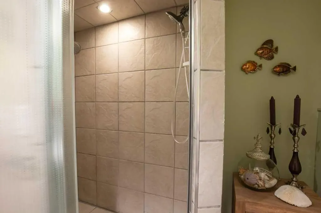 10 Hansen Close Sylvan Lake AB T4S 2P1