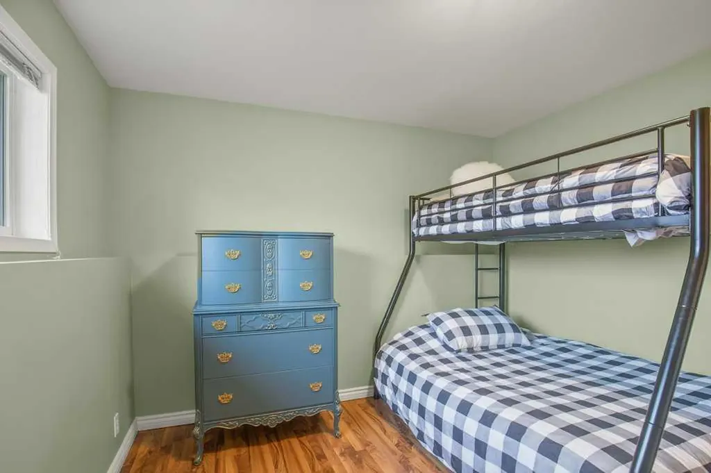 10 Hansen Close Sylvan Lake AB T4S 2P1