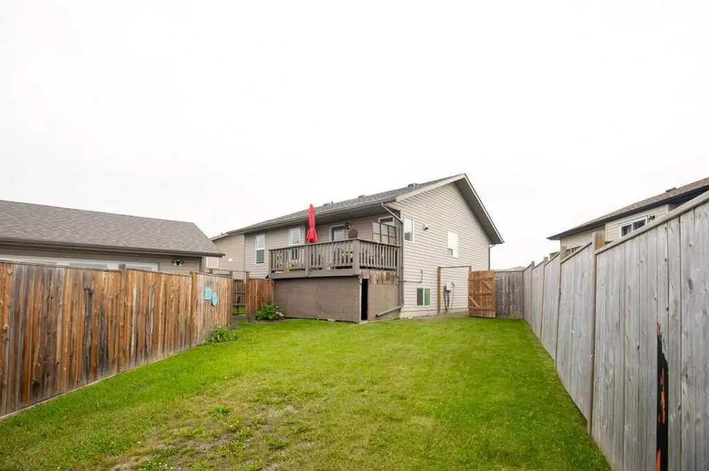 10 Hansen Close Sylvan Lake AB T4S 2P1