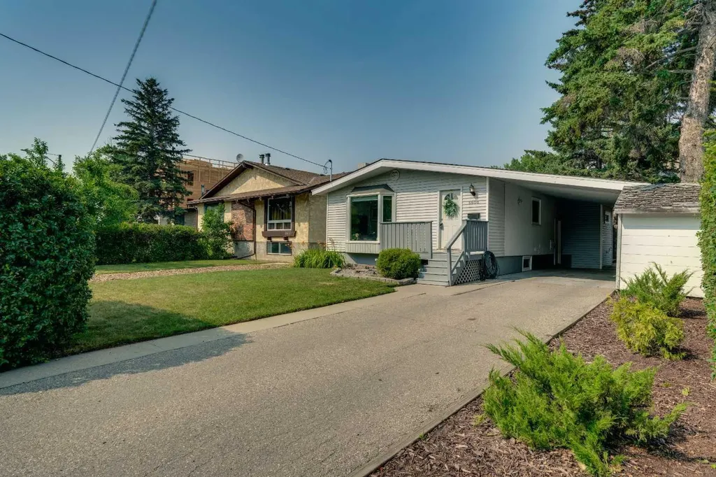 6608 Bowwood Drive NW Calgary AB T3B 2G9