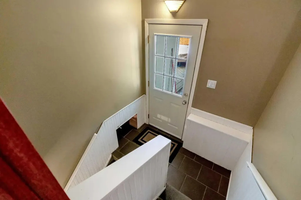 6608 Bowwood Drive NW Calgary AB T3B 2G9