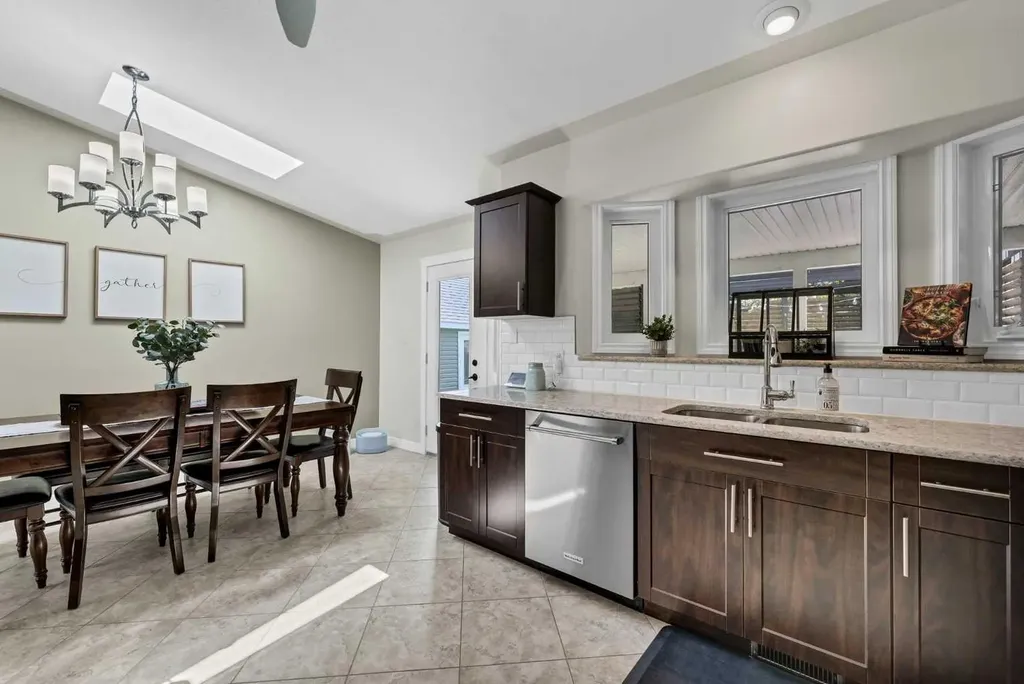 39 Parkland Close E Brooks AB T1R 0M2