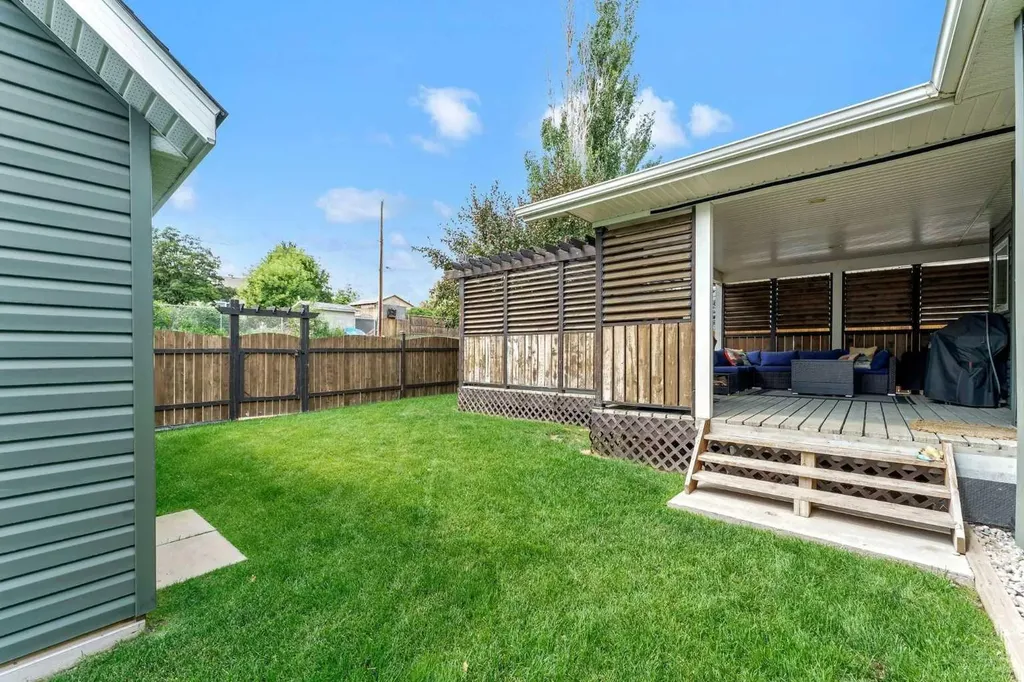 39 Parkland Close E Brooks AB T1R 0M2