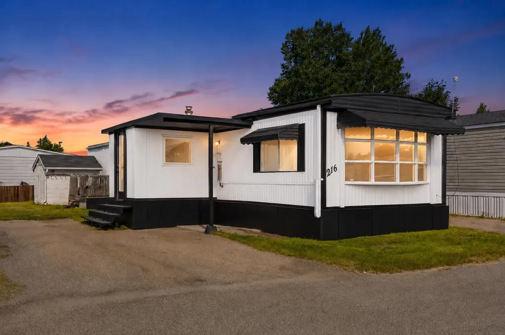 6220 17 Avenue SE Calgary AB T2A 4V5