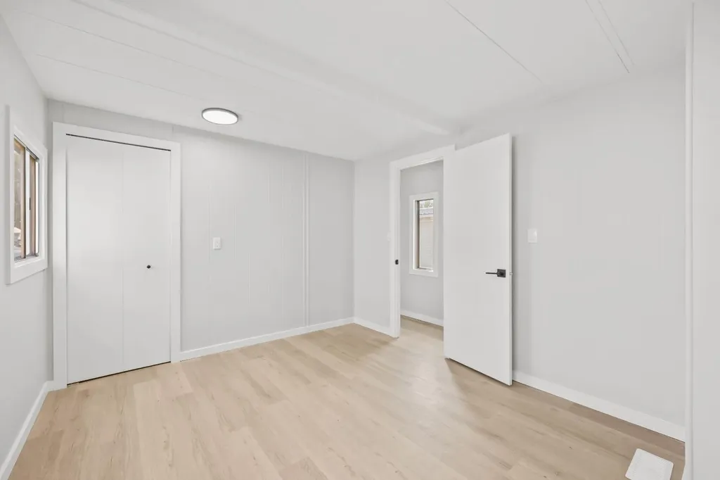 6220 17 Avenue SE Calgary AB T2A 4V5