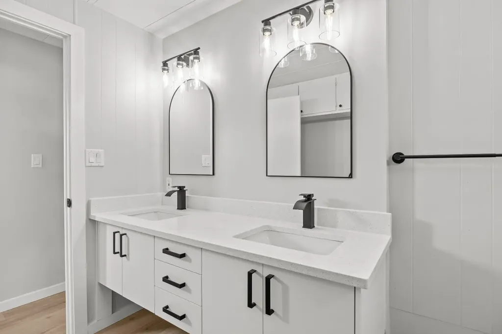 6220 17 Avenue SE Calgary AB T2A 4V5