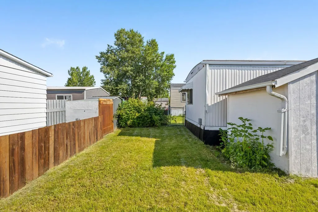 6220 17 Avenue SE Calgary AB T2A 4V5