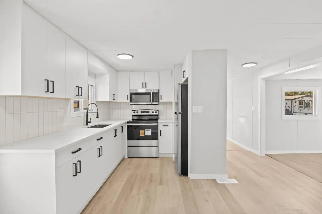 6220 17 Avenue SE Calgary AB T2A 4V5