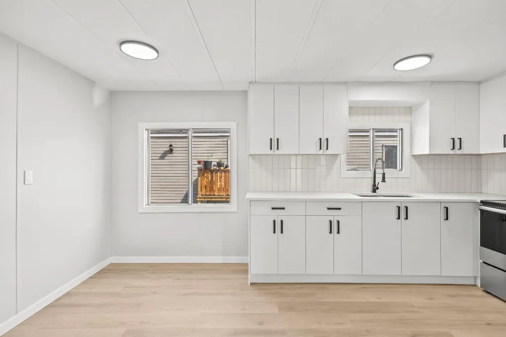 6220 17 Avenue SE Calgary AB T2A 4V5