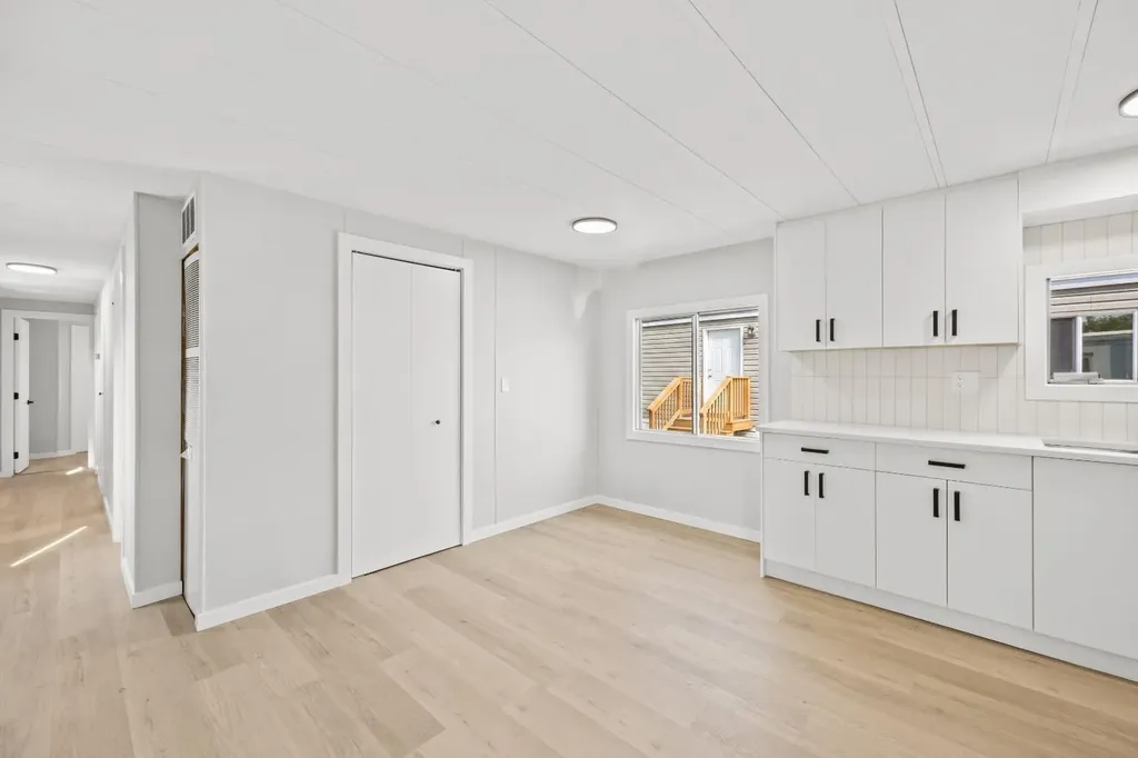 6220 17 Avenue SE Calgary AB T2A 4V5