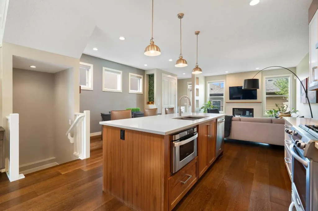3213 Kinsale Road SW Calgary AB T3E 4S1
