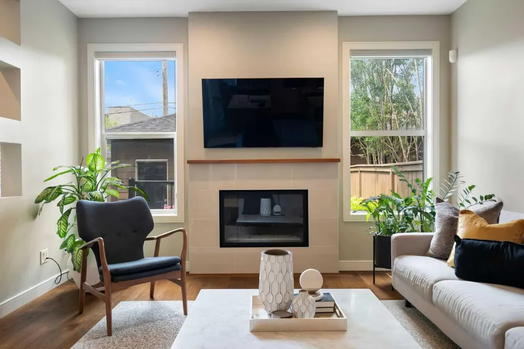 3213 Kinsale Road SW Calgary AB T3E 4S1