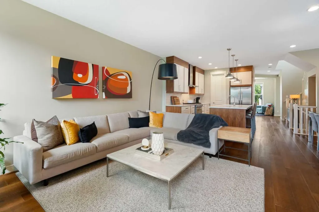 3213 Kinsale Road SW Calgary AB T3E 4S1