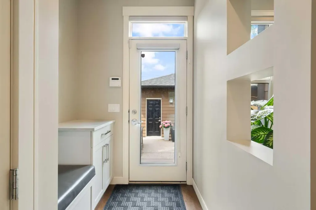 3213 Kinsale Road SW Calgary AB T3E 4S1