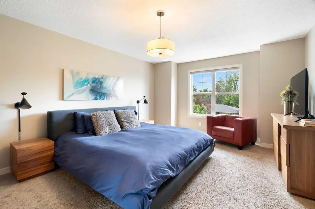 3213 Kinsale Road SW Calgary AB T3E 4S1