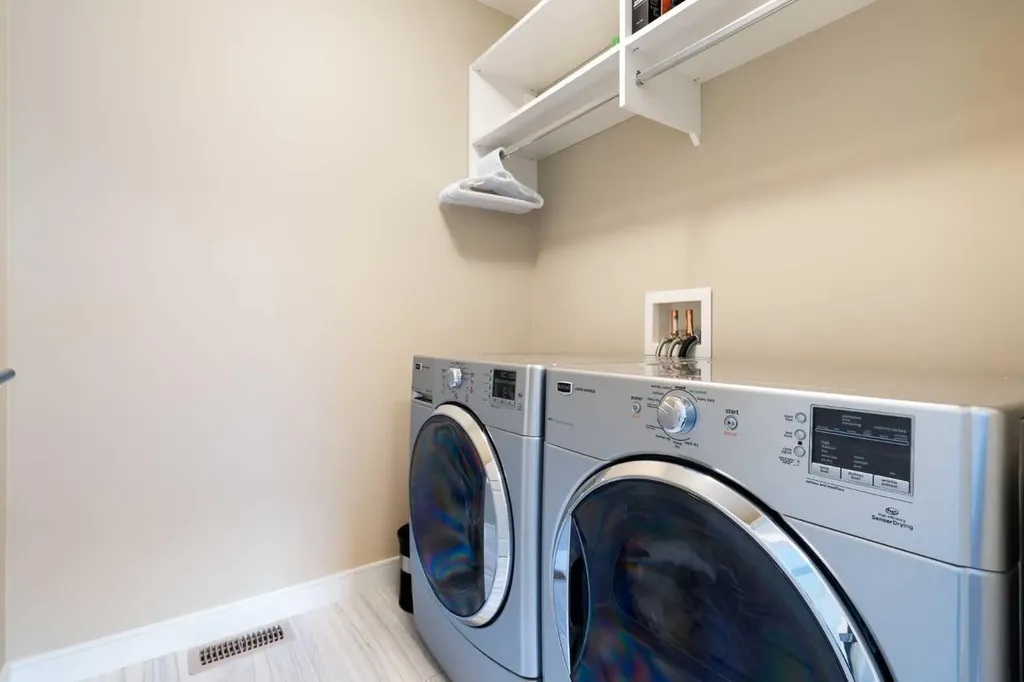 3213 Kinsale Road SW Calgary AB T3E 4S1