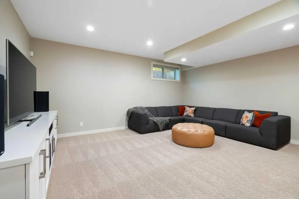 3213 Kinsale Road SW Calgary AB T3E 4S1