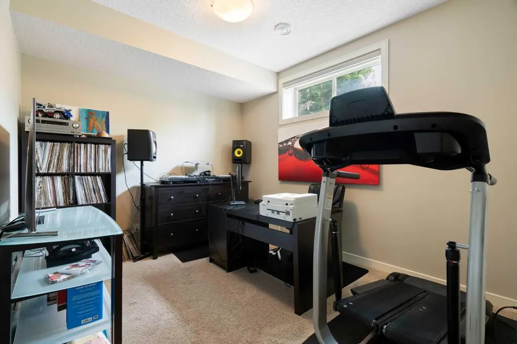 3213 Kinsale Road SW Calgary AB T3E 4S1