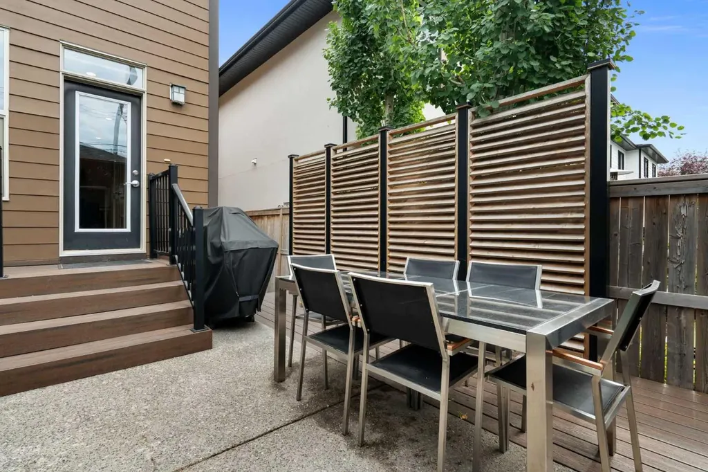 3213 Kinsale Road SW Calgary AB T3E 4S1