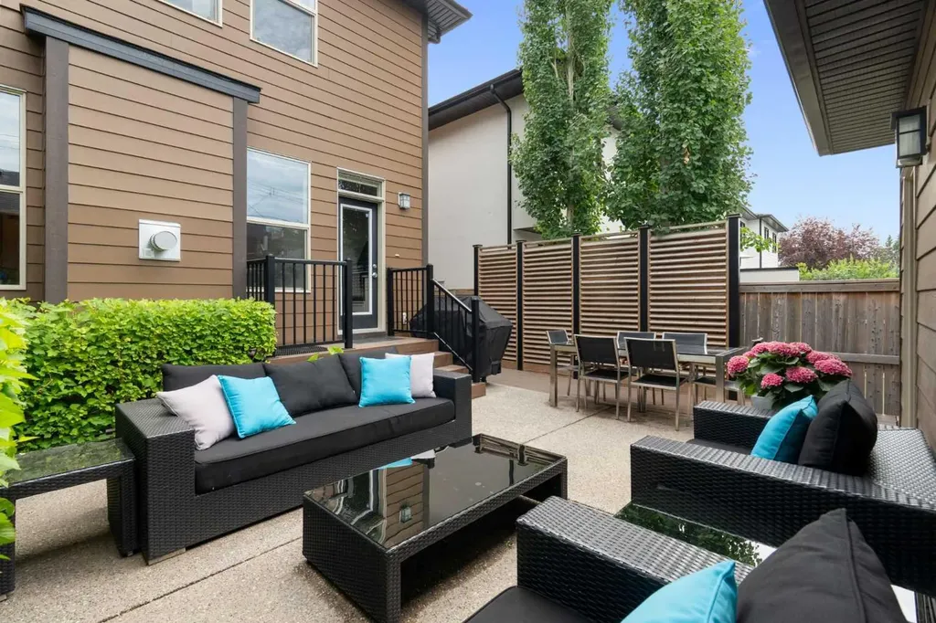 3213 Kinsale Road SW Calgary AB T3E 4S1