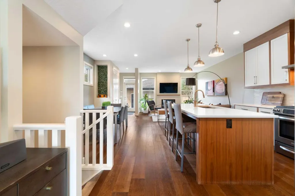 3213 Kinsale Road SW Calgary AB T3E 4S1