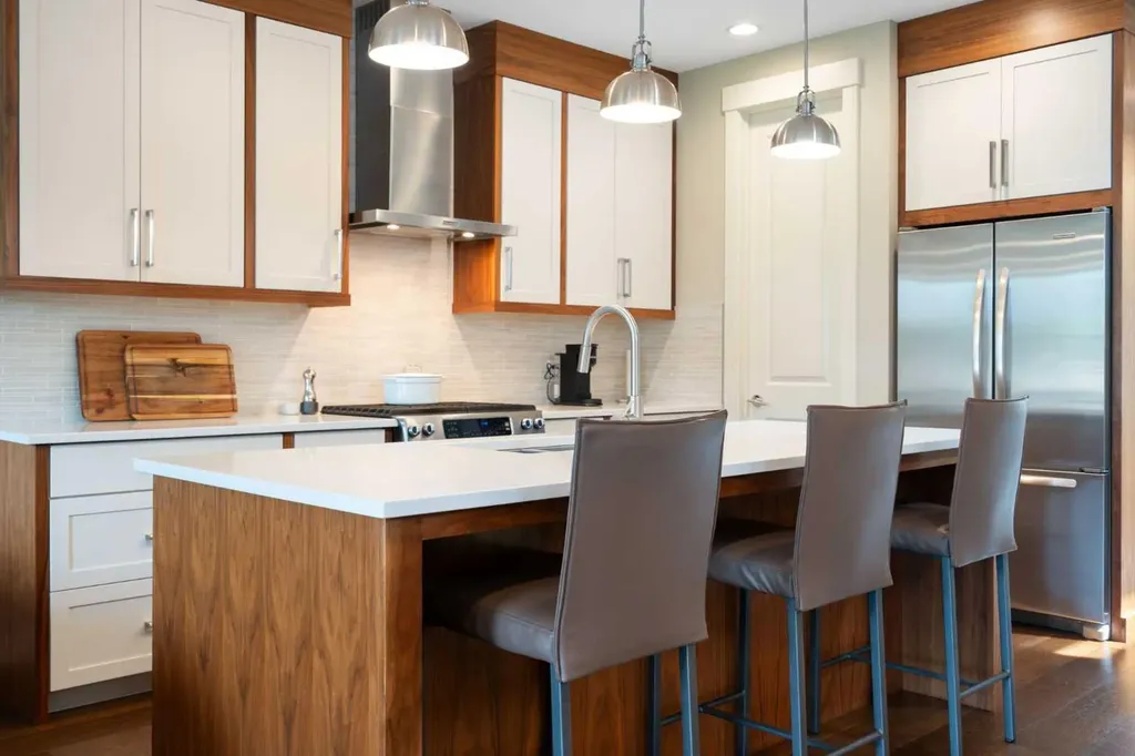 3213 Kinsale Road SW Calgary AB T3E 4S1