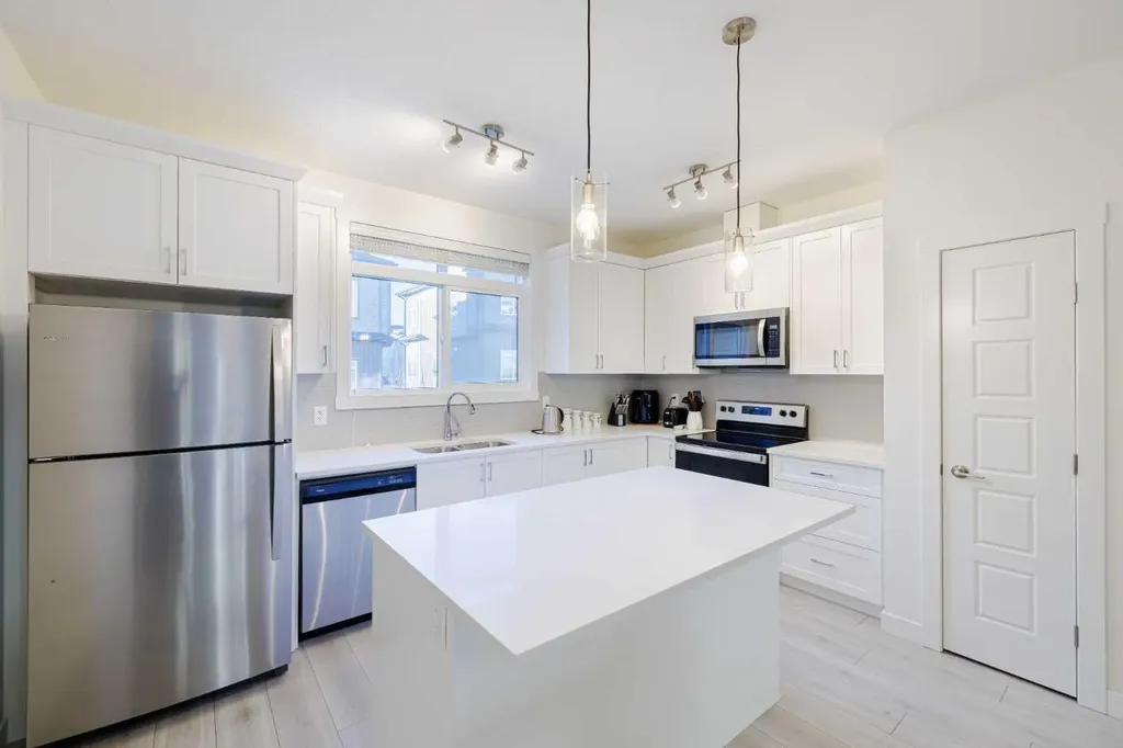 50 Sage Bluff Circle NW Calgary AB T3R 1T5