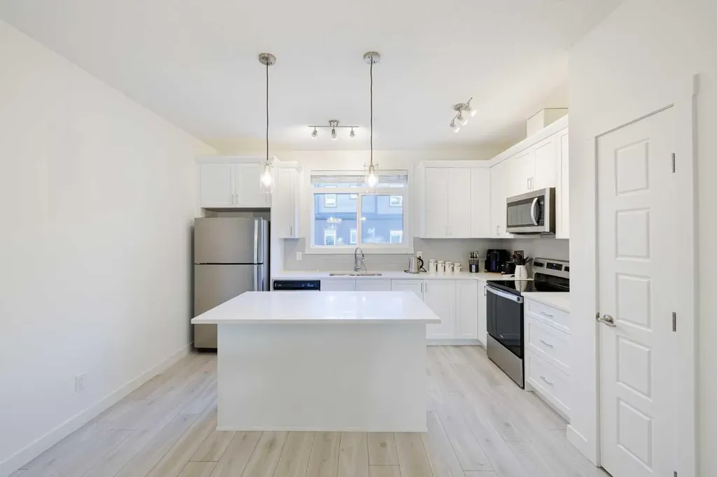 50 Sage Bluff Circle NW Calgary AB T3R 1T5