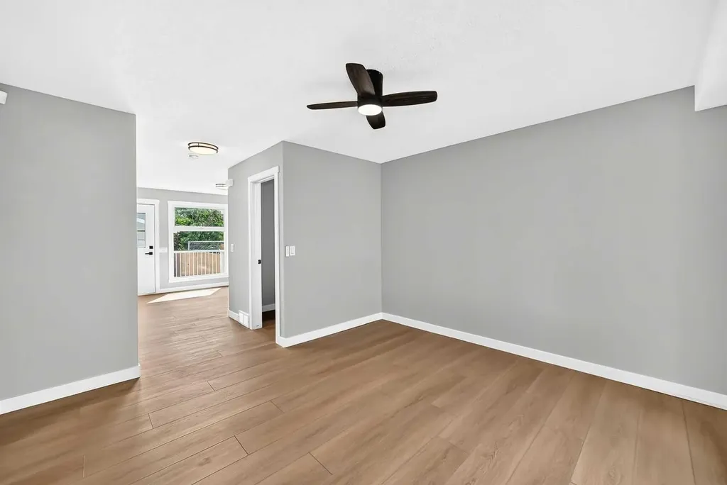 7834 21 Street SE Calgary AB T2C 1Y7