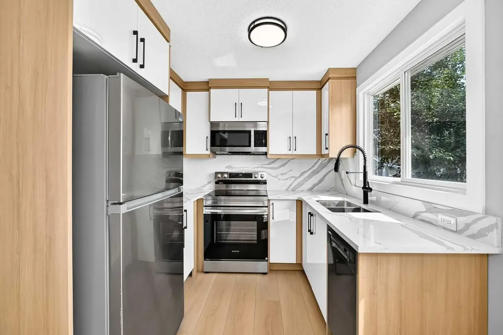 7834 21 Street SE Calgary AB T2C 1Y7
