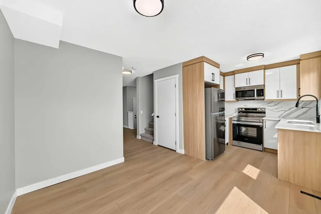 7834 21 Street SE Calgary AB T2C 1Y7