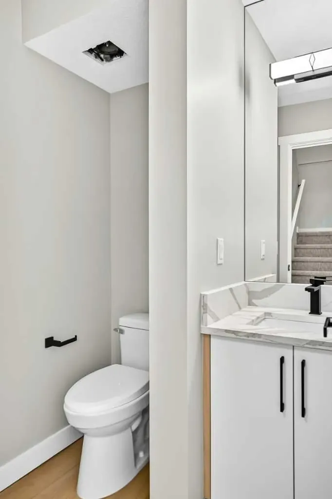 7834 21 Street SE Calgary AB T2C 1Y7