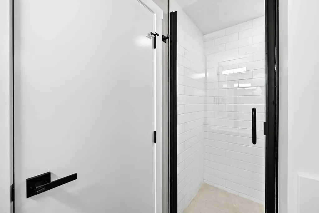 7834 21 Street SE Calgary AB T2C 1Y7