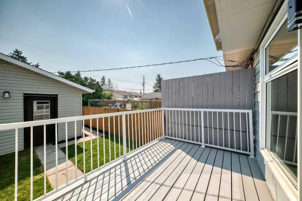 7834 21 Street SE Calgary AB T2C 1Y7