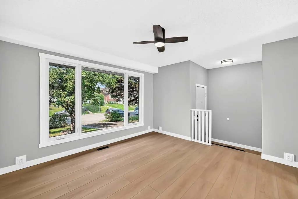 7834 21 Street SE Calgary AB T2C 1Y7