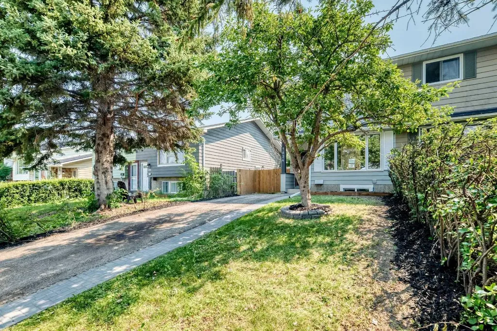 7834 21 Street SE Calgary AB T2C 1Y7