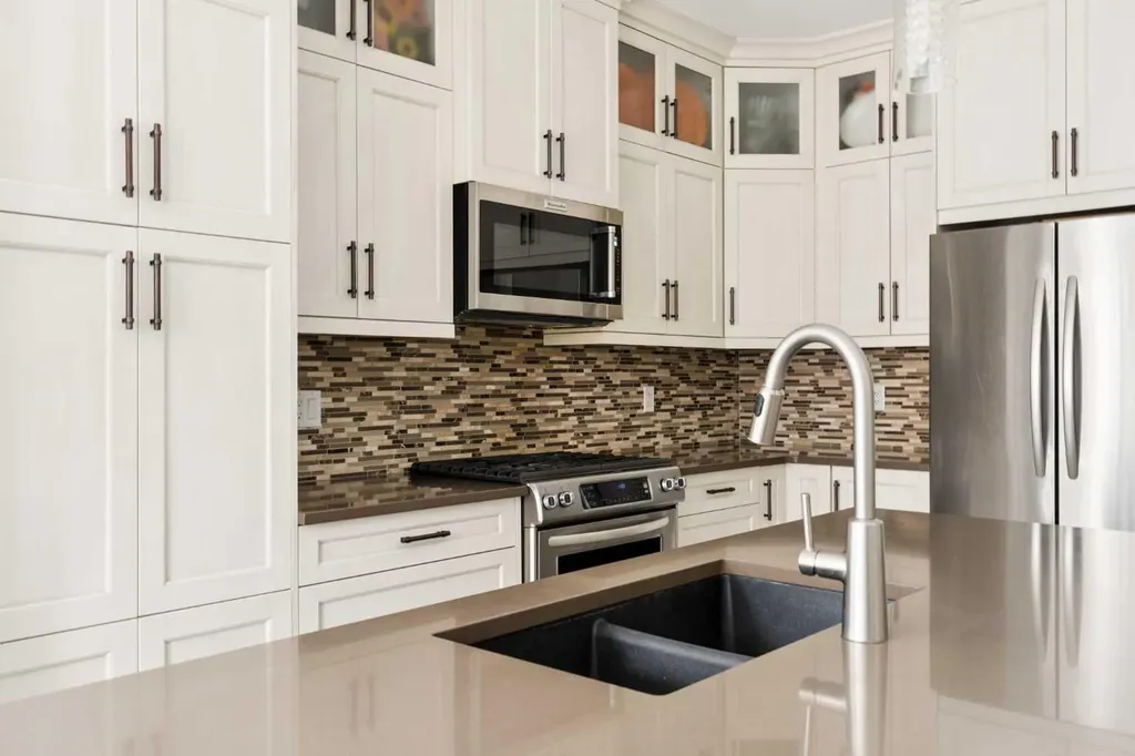 3824 Sarcee Road SW Calgary AB T3E 7W9