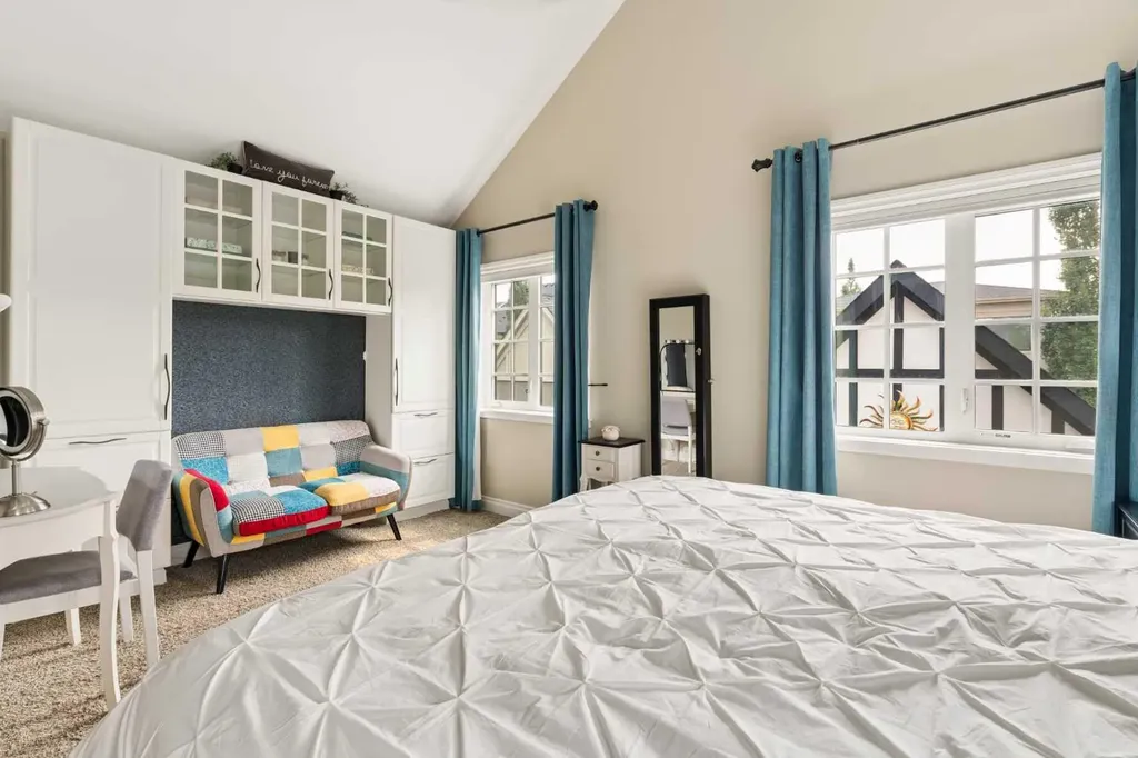 3824 Sarcee Road SW Calgary AB T3E 7W9