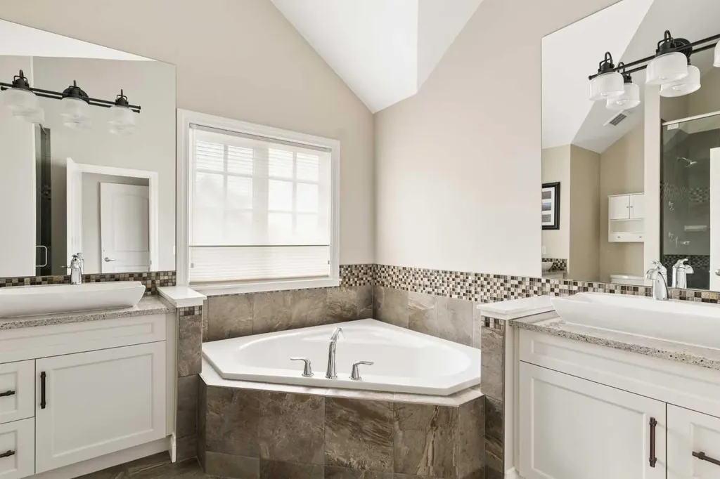3824 Sarcee Road SW Calgary AB T3E 7W9