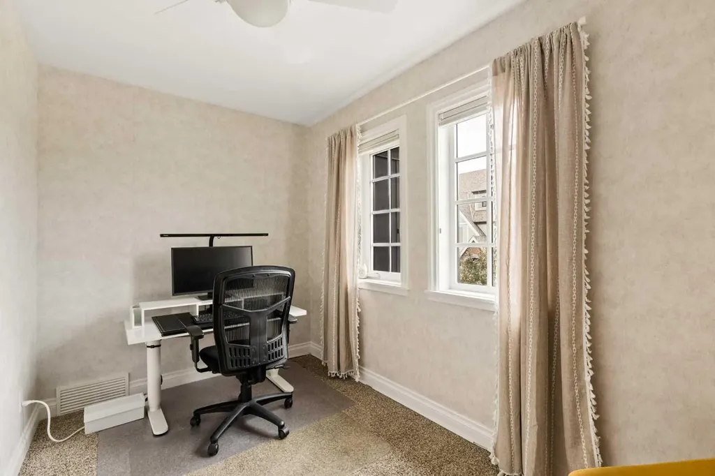 3824 Sarcee Road SW Calgary AB T3E 7W9