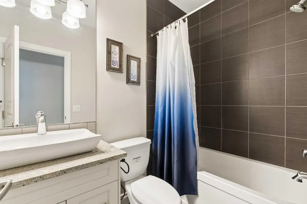 3824 Sarcee Road SW Calgary AB T3E 7W9