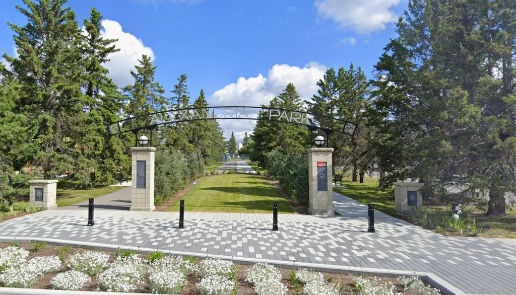 3824 Sarcee Road SW Calgary AB T3E 7W9