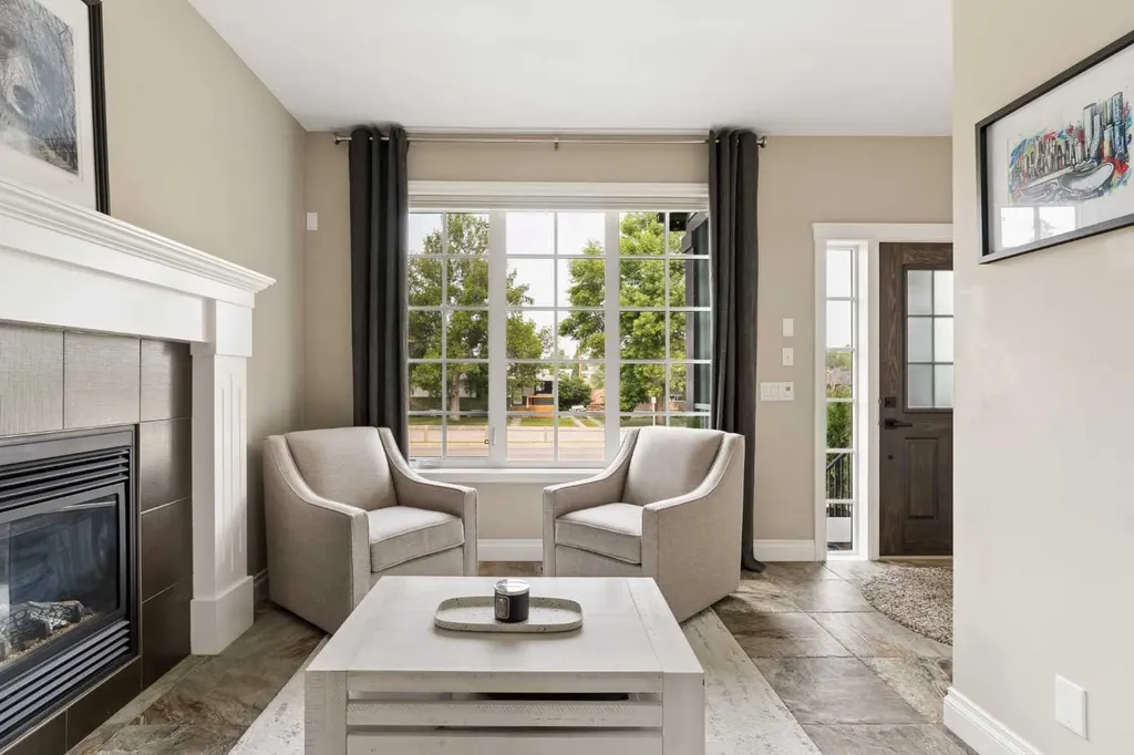 3824 Sarcee Road SW Calgary AB T3E 7W9