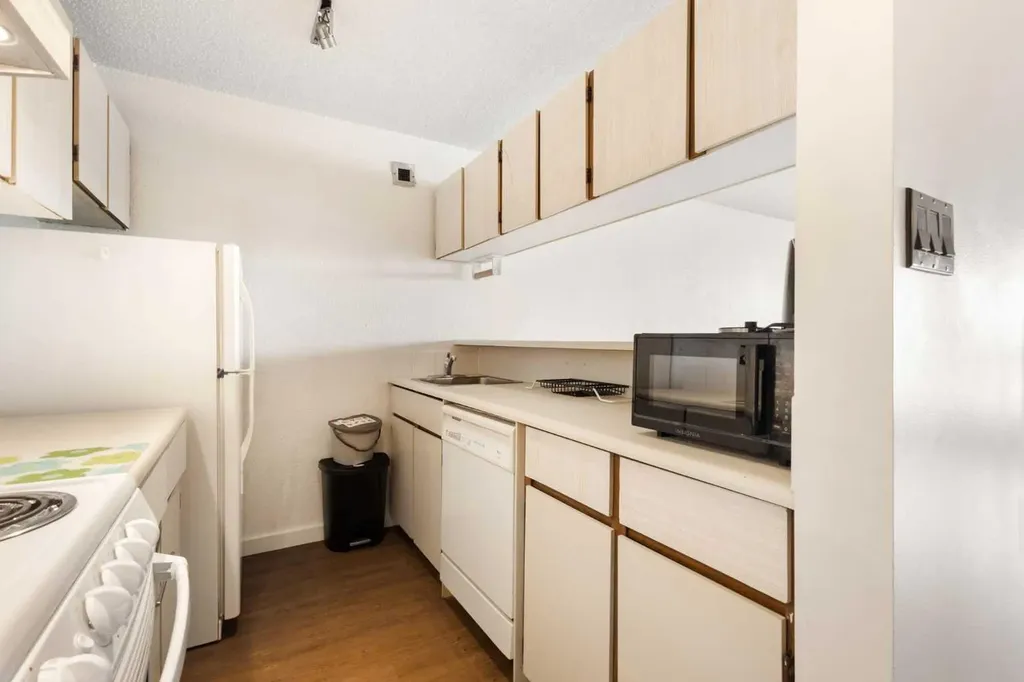 221 6 Avenue SE Calgary AB T2G 4Z9