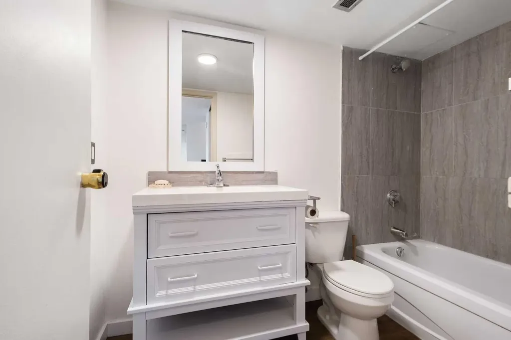 221 6 Avenue SE Calgary AB T2G 4Z9