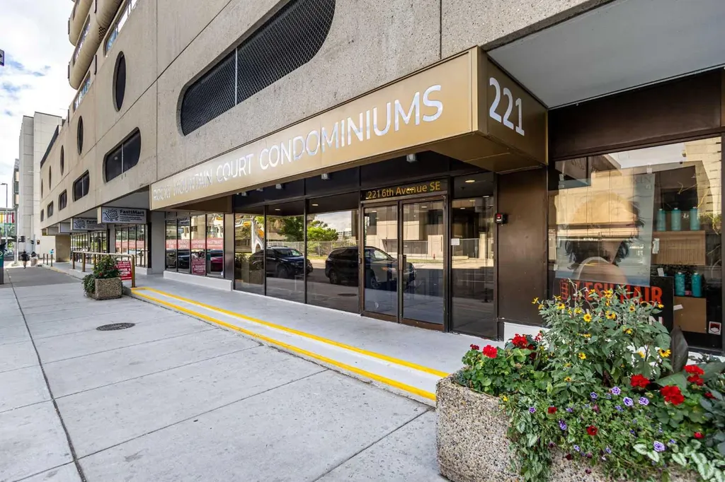 221 6 Avenue SE Calgary AB T2G 4Z9