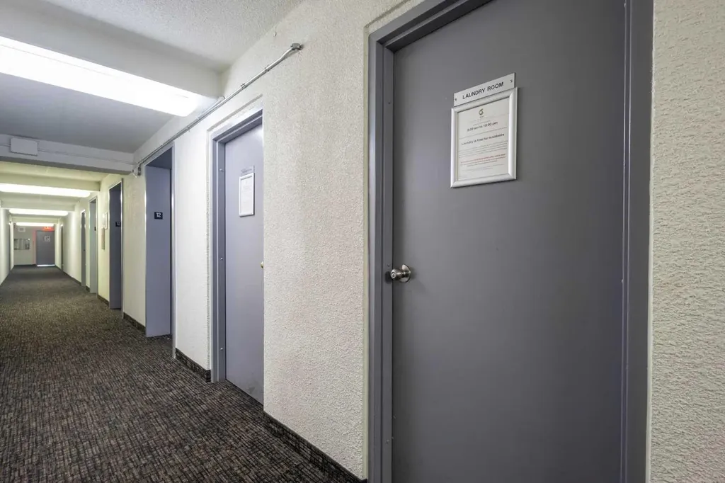 221 6 Avenue SE Calgary AB T2G 4Z9