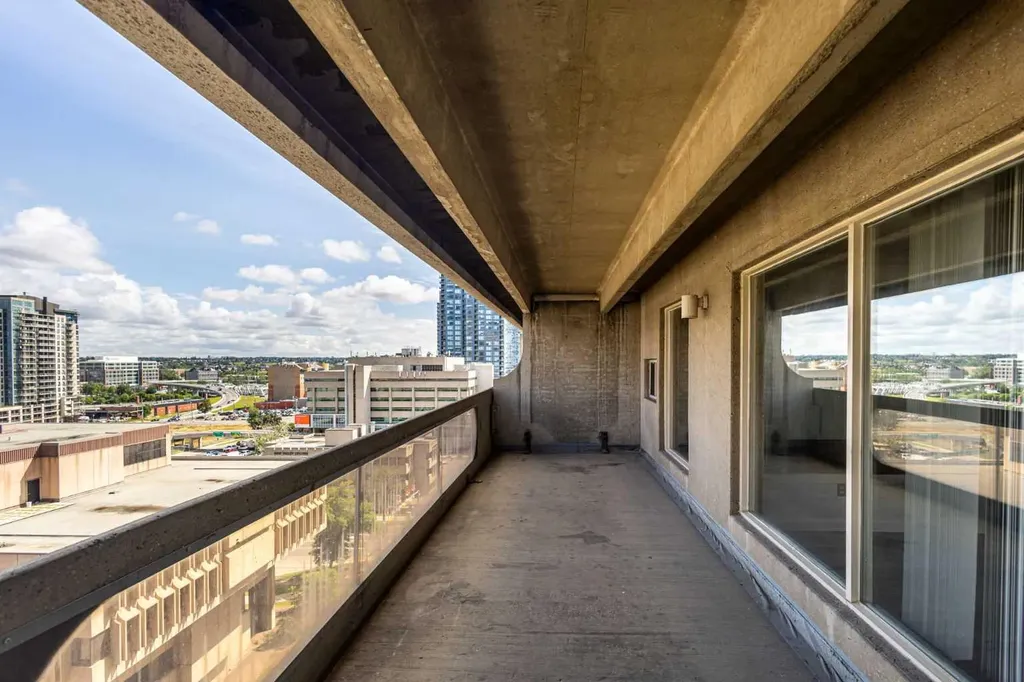 221 6 Avenue SE Calgary AB T2G 4Z9