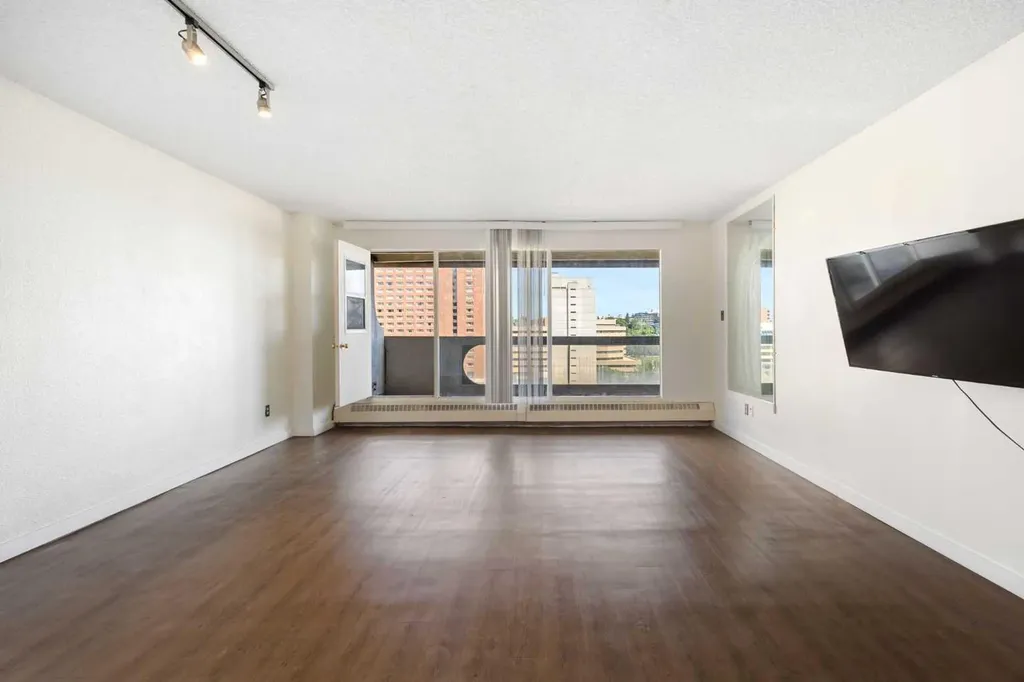 221 6 Avenue SE Calgary AB T2G 4Z9
